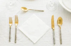 Daniël Van Dijck Bestekset Goudkleurig 5-delig 7 Daniël Van Dijck Bestekset Goudkleurig 5-delig -Home Keuken Winkel gold silver stainless steel cutlery daniel van dijck photo by chris rijksen