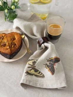 Oldenhof Flying Butterflies Servet 45 X 45 Cm Linnen 6 Stuks 12 Oldenhof Flying Butterflies Servet 45 X 45 Cm Linnen 6 Stuks -Home Keuken Winkel linoroom napkins butterflies vertical lr