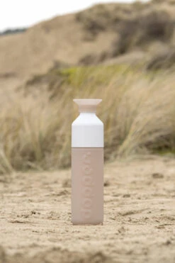 Dopper Waterfles 450 Ml Kunststof Dutch Dune -Home Keuken Winkel mood photography for pdp 800x1200 0008 3773 20210204 dutch dune 001
